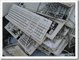 acer-keyboard-in-a-pile-of-com
