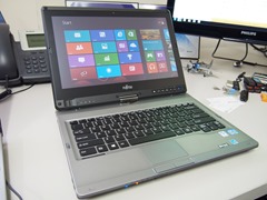 Fujitsu-Lifebook-T902-Convertible-Windows-8-Tablet-PC-0015