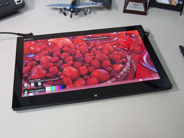 Sony Vaio Duo 13 - Windows 8 Tablet Slider